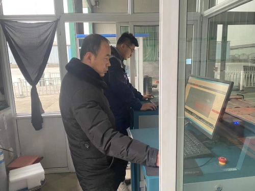 淄博市经开区生态环境分局对辖区内尾气检测机构进行检查